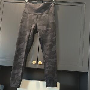 lulu lemon camo leggings perfect condition